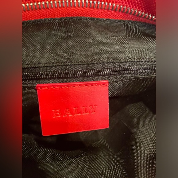 Bally Canvas RARE with Leather Trim Crossbody / messenger bag Bag - Red. - Picture 8 of 12